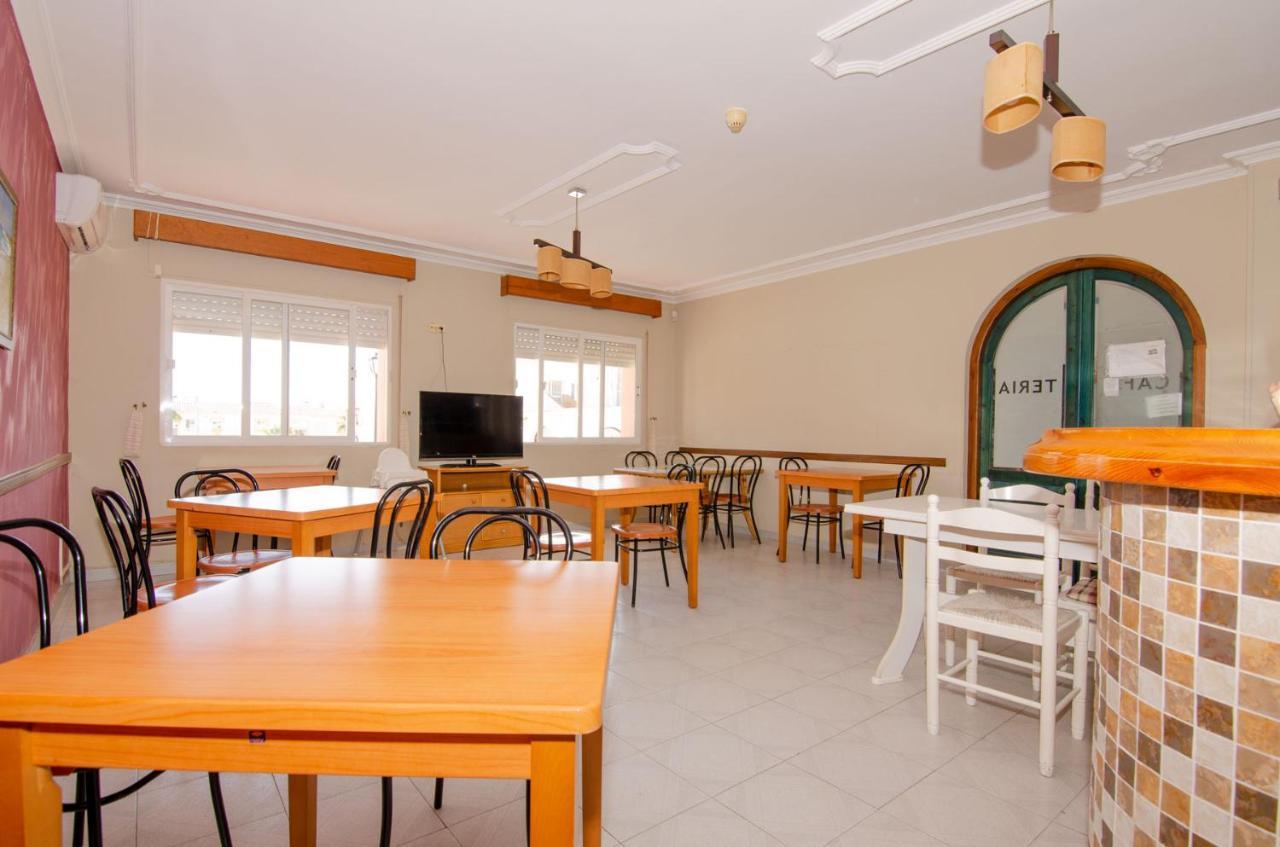 Hostal Manolo Garrucha Zewnętrze zdjęcie