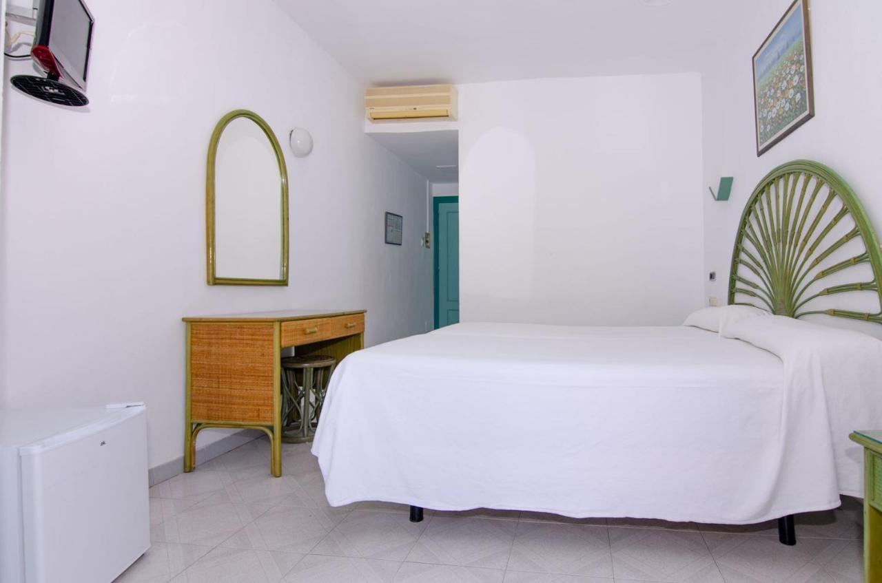 Hostal Manolo Garrucha Zewnętrze zdjęcie