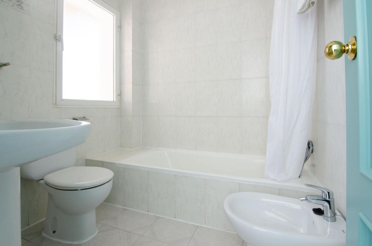 Hostal Manolo Garrucha Zewnętrze zdjęcie