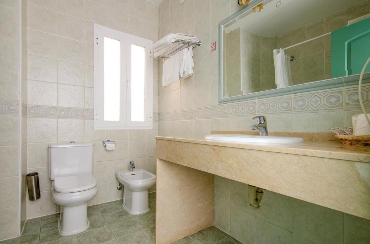 Hostal Manolo Garrucha Zewnętrze zdjęcie