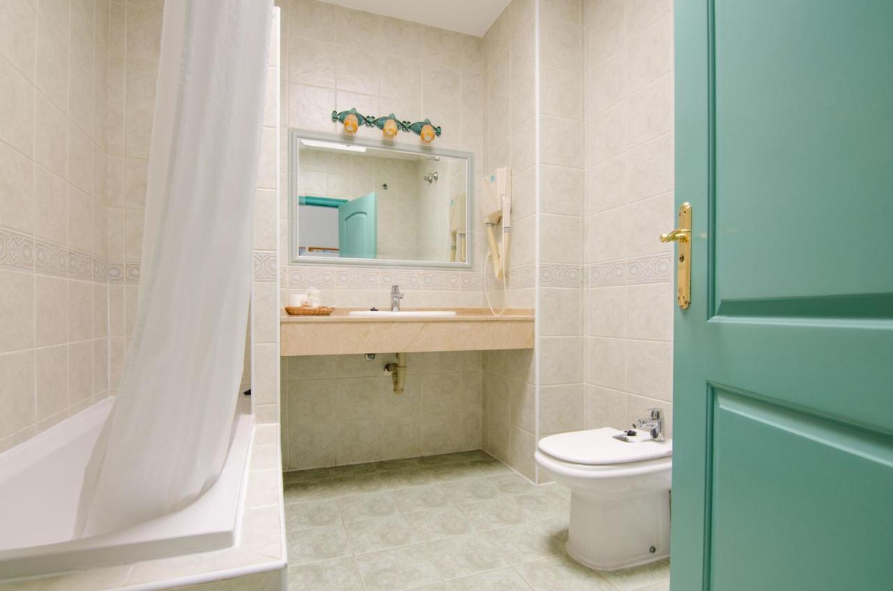 Hostal Manolo Garrucha Zewnętrze zdjęcie
