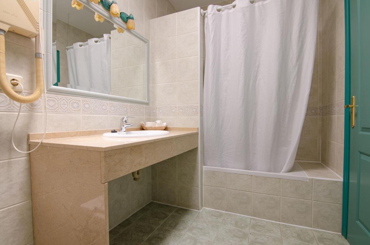 Hostal Manolo Garrucha Zewnętrze zdjęcie